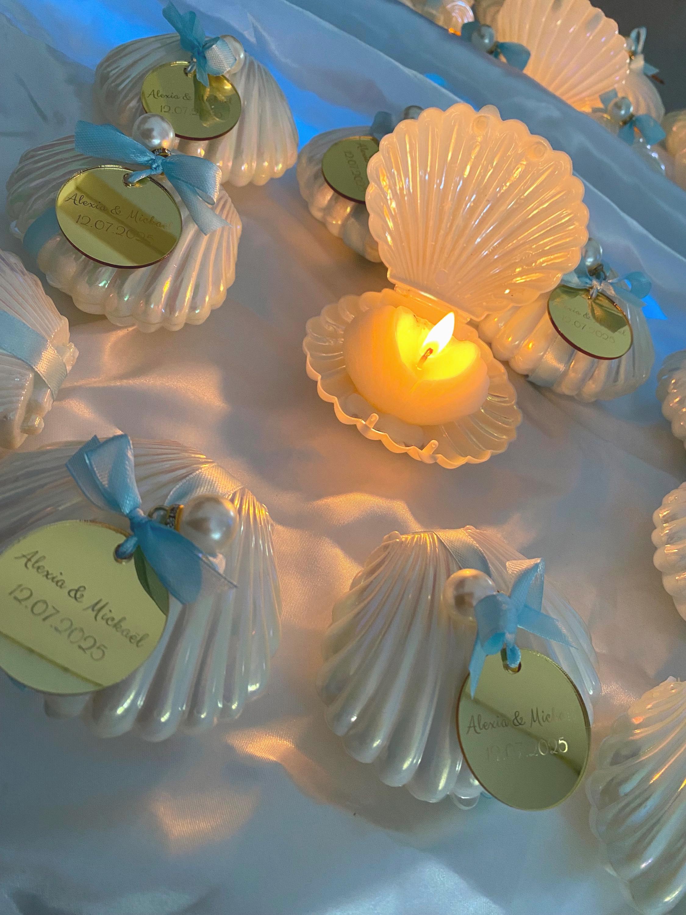 Bougie coquillage Cadeau invité chic Mariage, Aïd, Baby shower, Anniversaire, Baptême boîte coquillage personnalisée ruban plaque miroir or - Lia Bloom